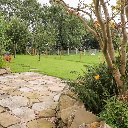 1 Oakleigh Holiday home *