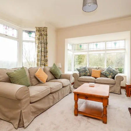 1 Oakleigh *