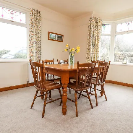 1 Oakleigh *